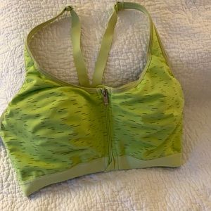 Victoria’s Secret front close sports bra